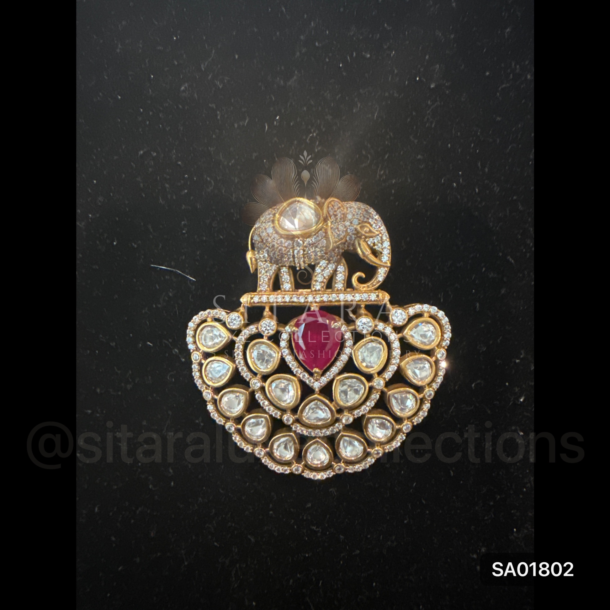 Elephant Brooch (Ruby/Green)