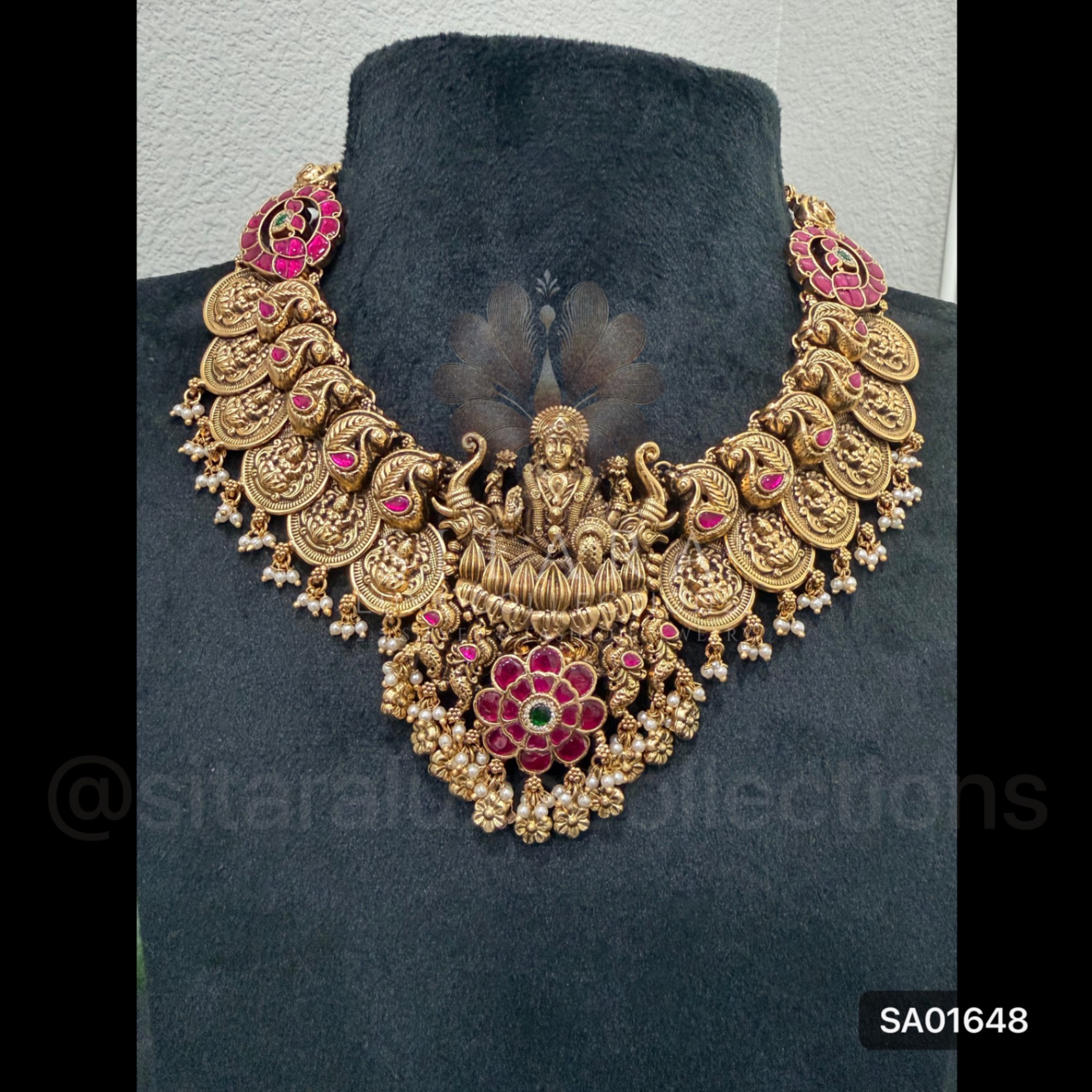 Jadau Kundan Nakshi Kasu Set
