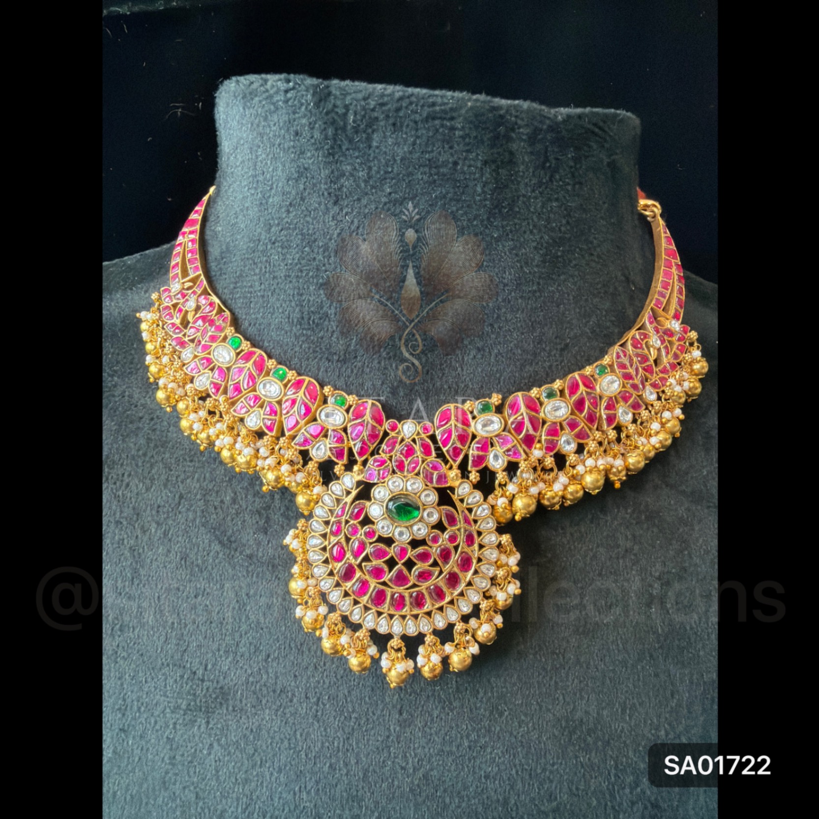 Jadau Kundan Adigha Set With Gold Balls