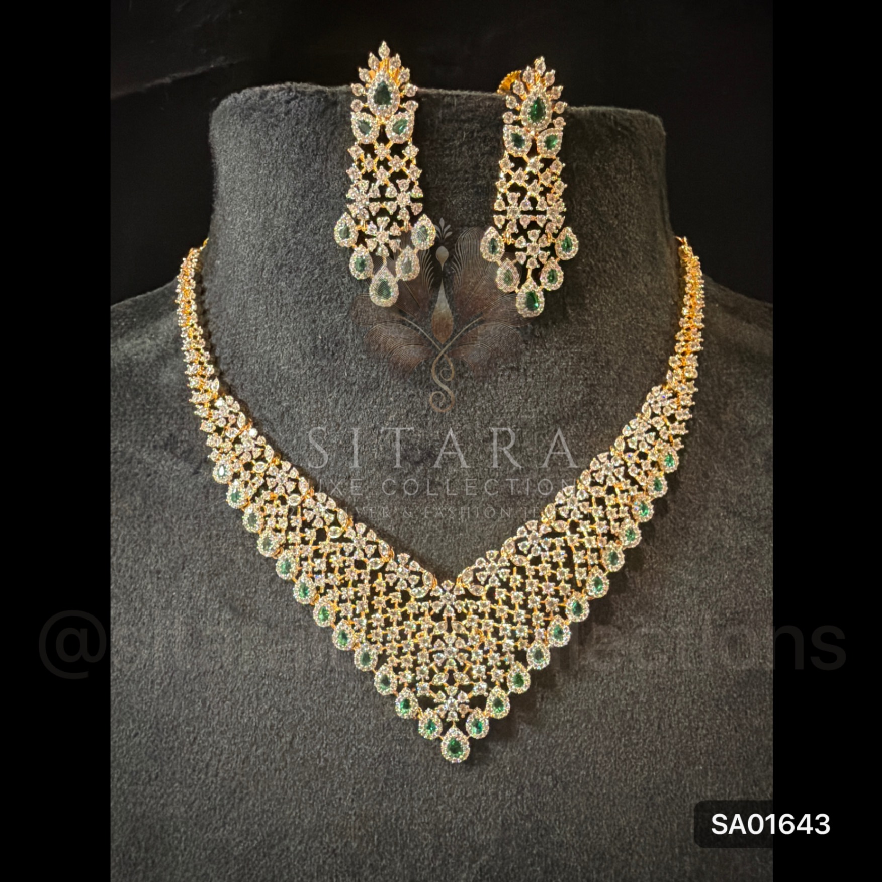 V Shaped Neck Set (Pink / Ruby / Green)