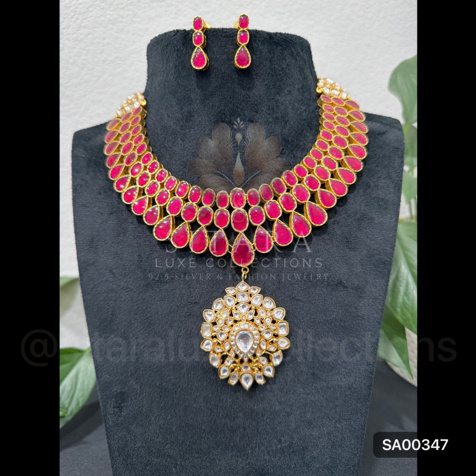 Jadau Big Stone White Pendant Ruby Neckset
