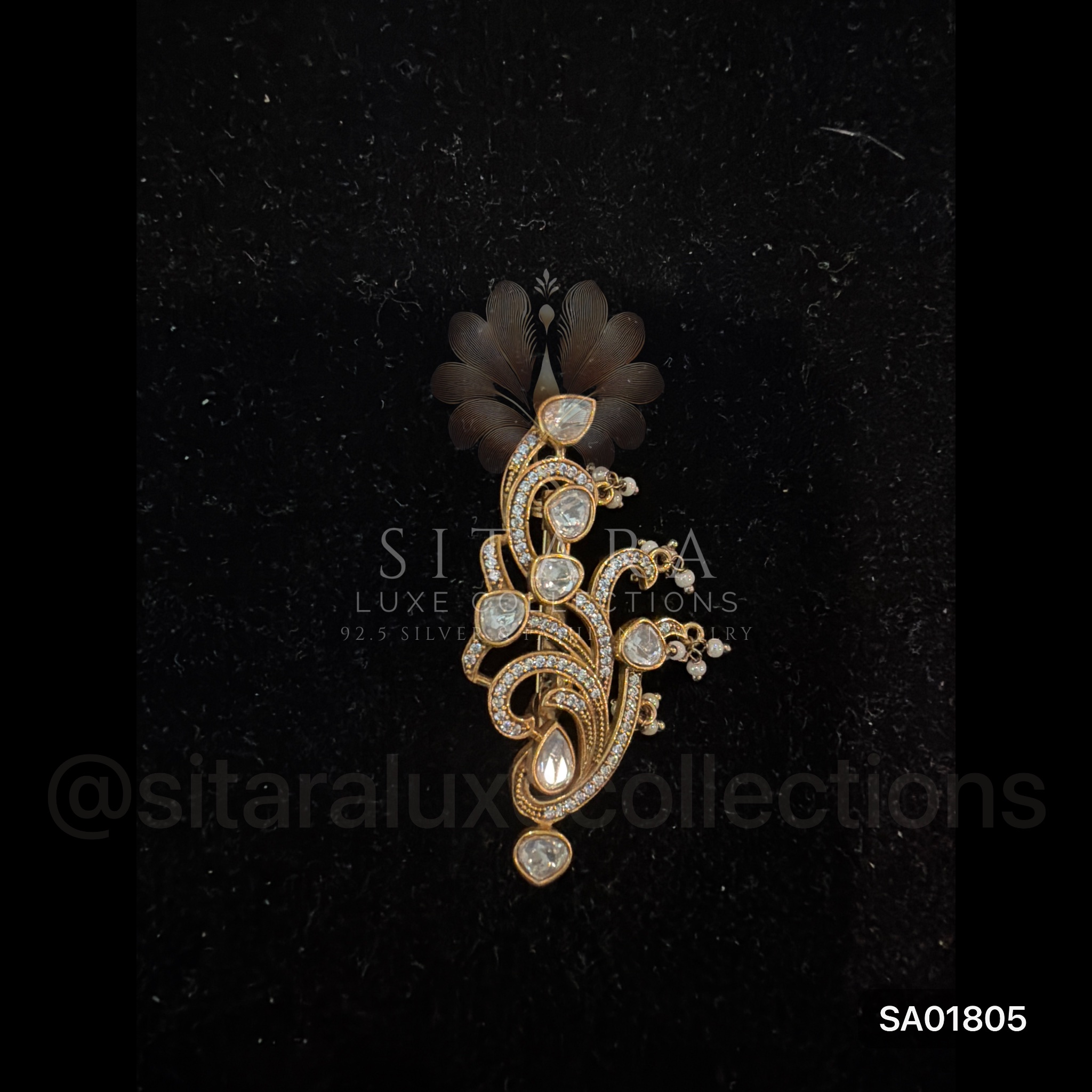 Brooch With White Moissanites