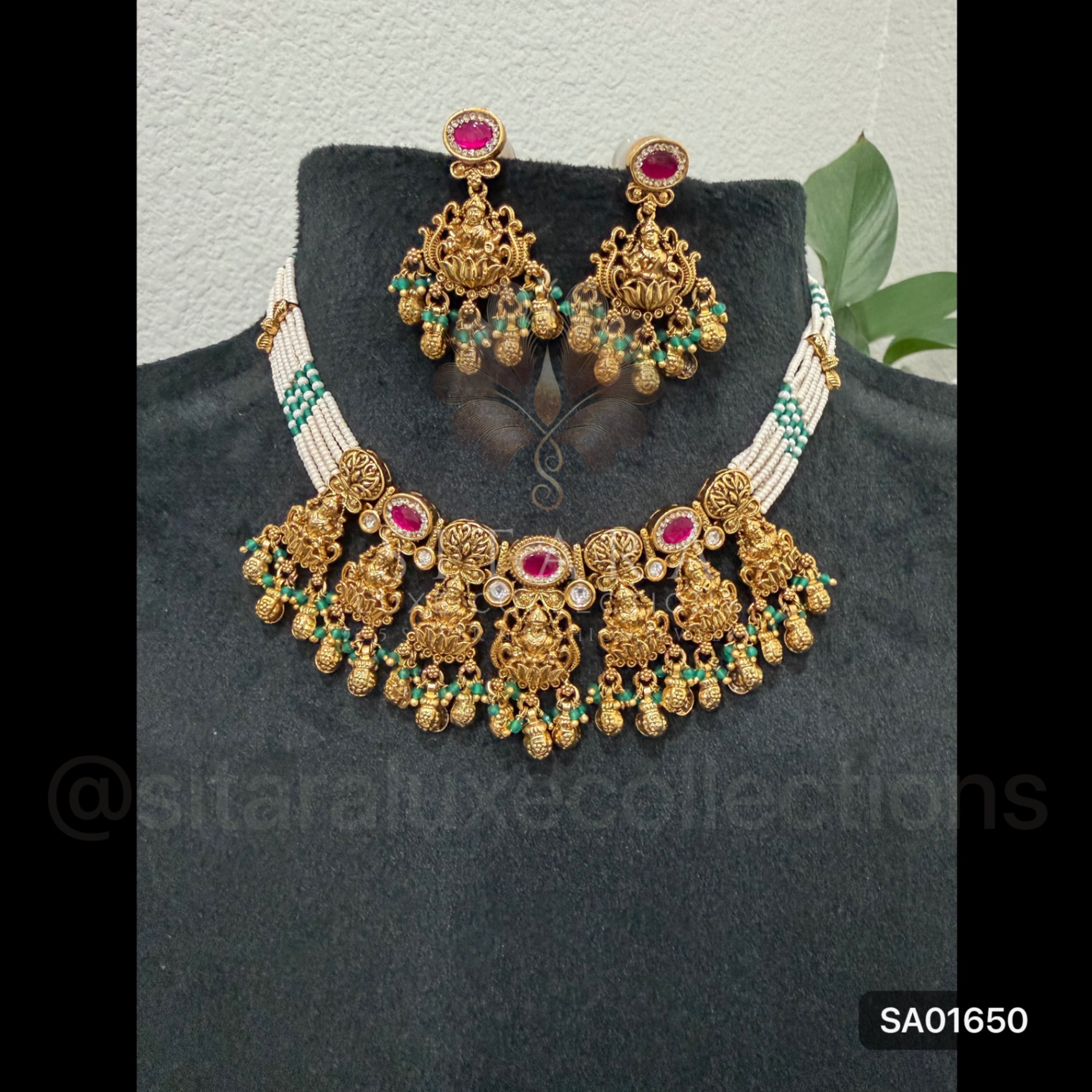 Sugar Pearl Lakshmi Necklace Set