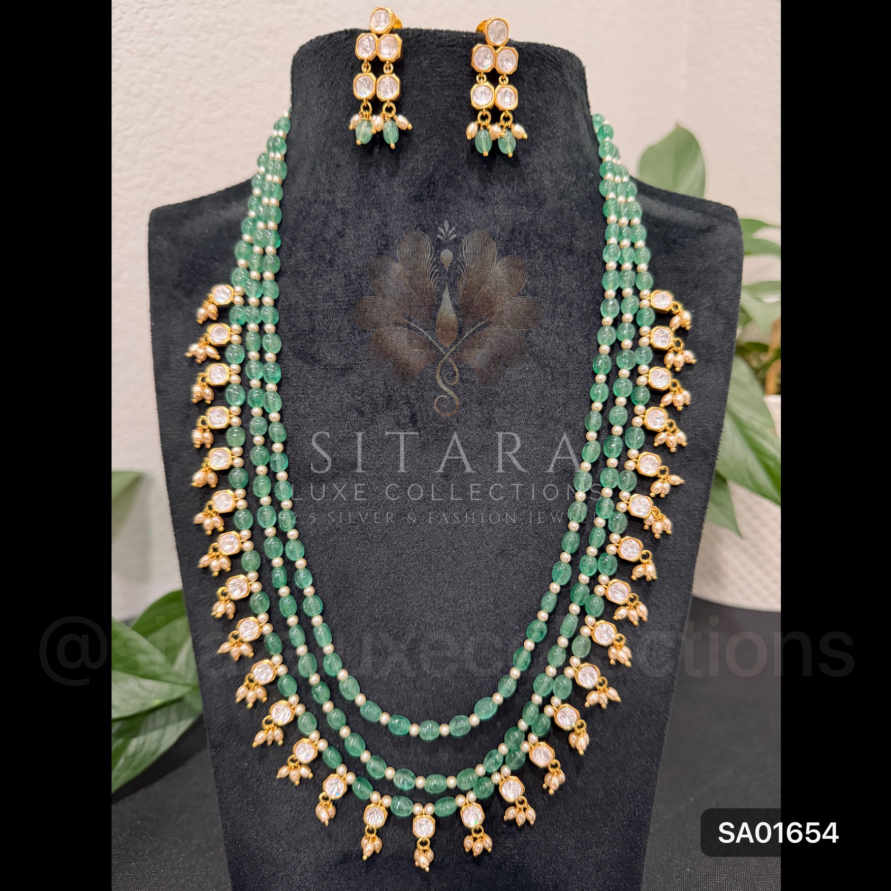 Line Green Beads Set With Polki Drops