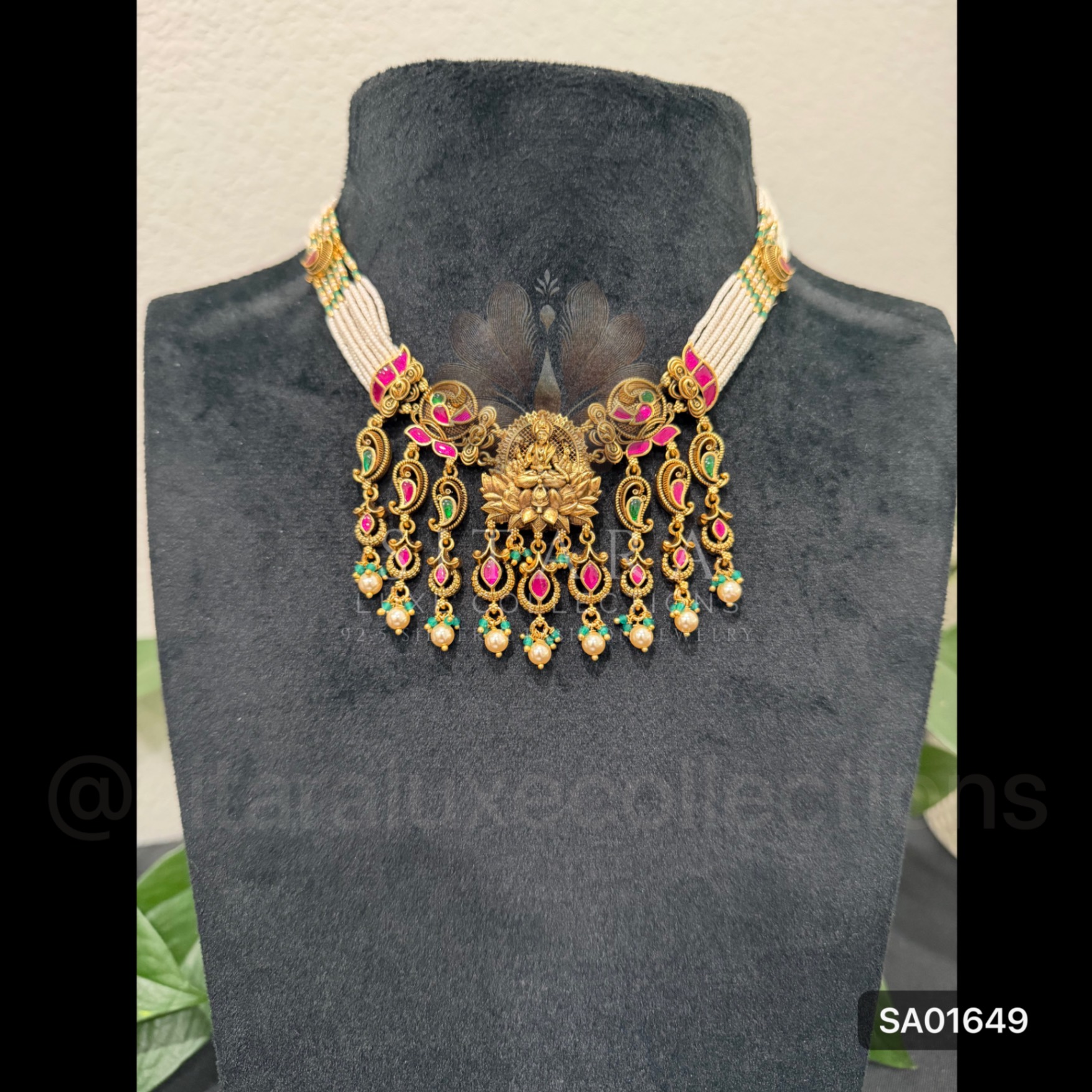 Sugar Pearl Nakshi Set