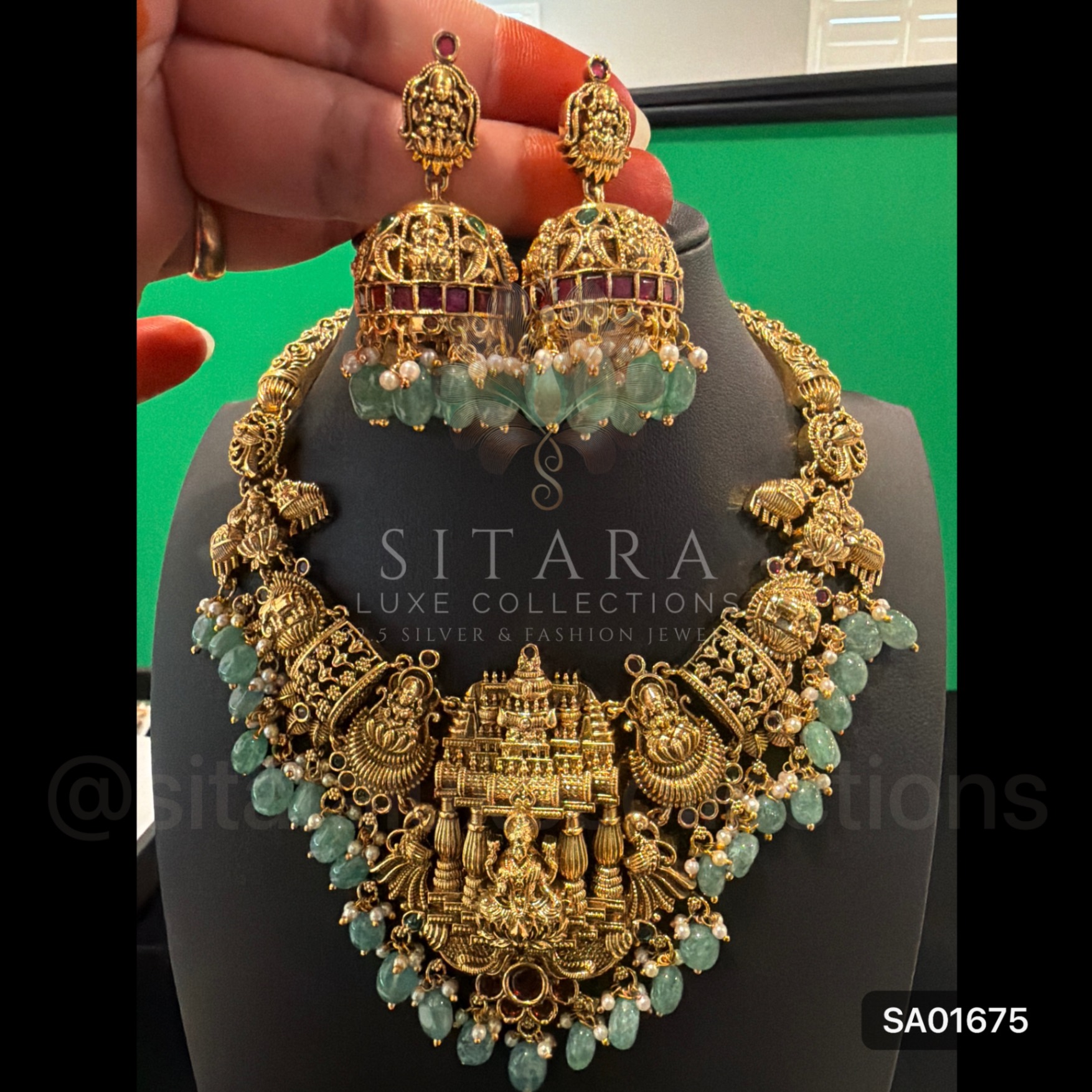 Lakshmi Temple Set With Jhumka