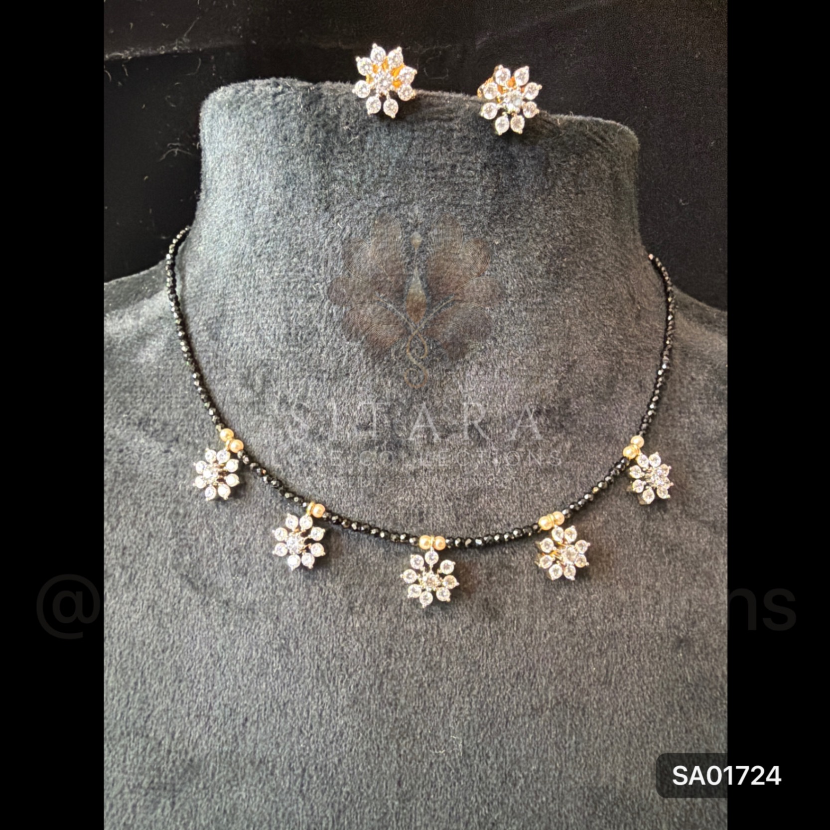 5 Flower Black Bead Set